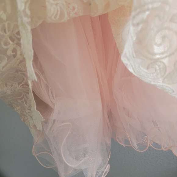 NWT Chi Chi Gilded Grace Dress Size 2 - Picture 5 of 7